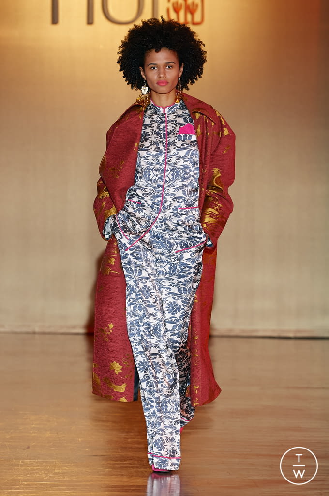 Fashion Week Milan Fall/Winter 2022 look 9 from the Hui collection womenswear