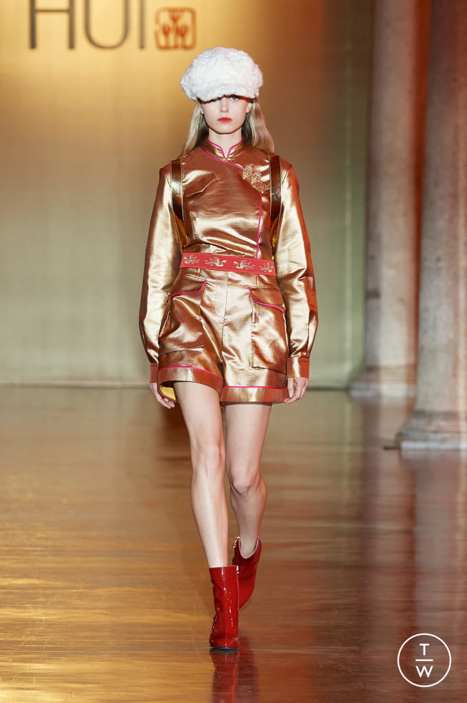 Fashion Week Milan Fall/Winter 2022 look 12 from the Hui collection womenswear