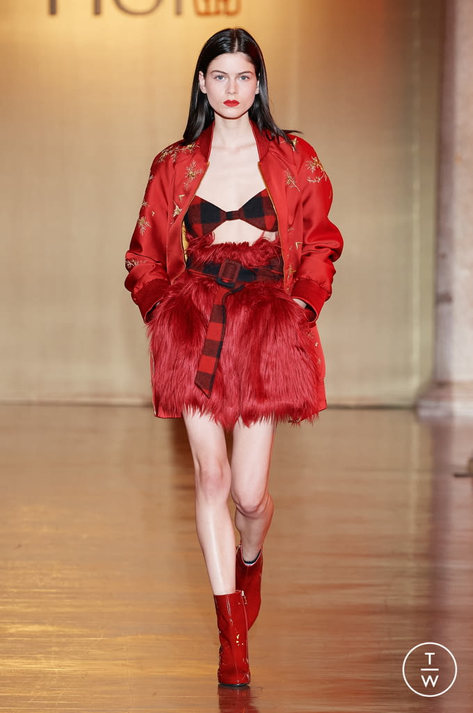 Fashion Week Milan Fall/Winter 2022 look 17 from the Hui collection womenswear