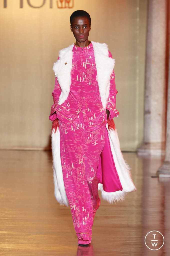Fashion Week Milan Fall/Winter 2022 look 22 from the Hui collection 女装