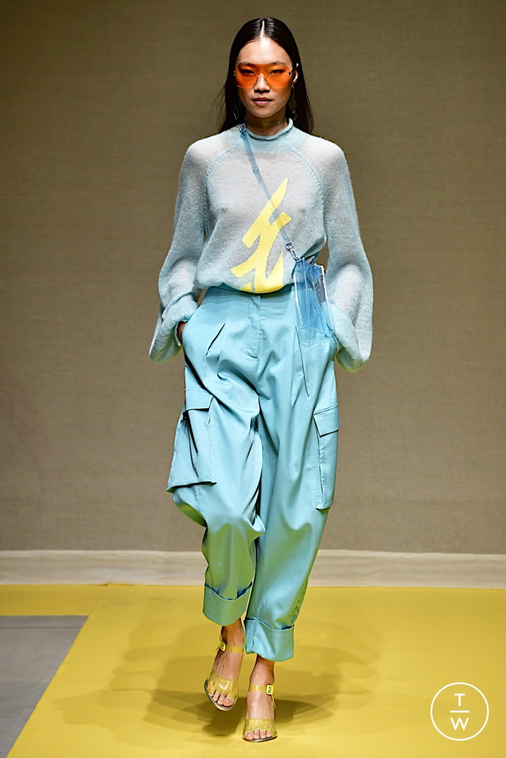 Fashion Week Milan Spring/Summer 2022 look 4 de la collection Hui womenswear