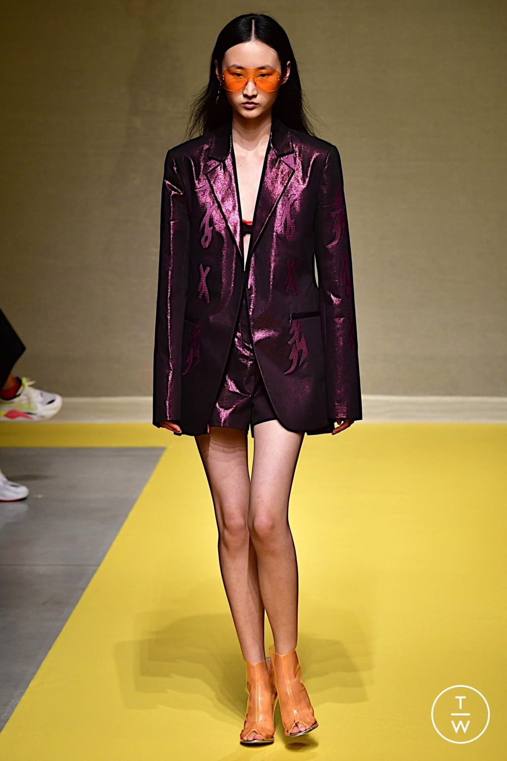 Fashion Week Milan Spring/Summer 2022 look 21 de la collection Hui womenswear