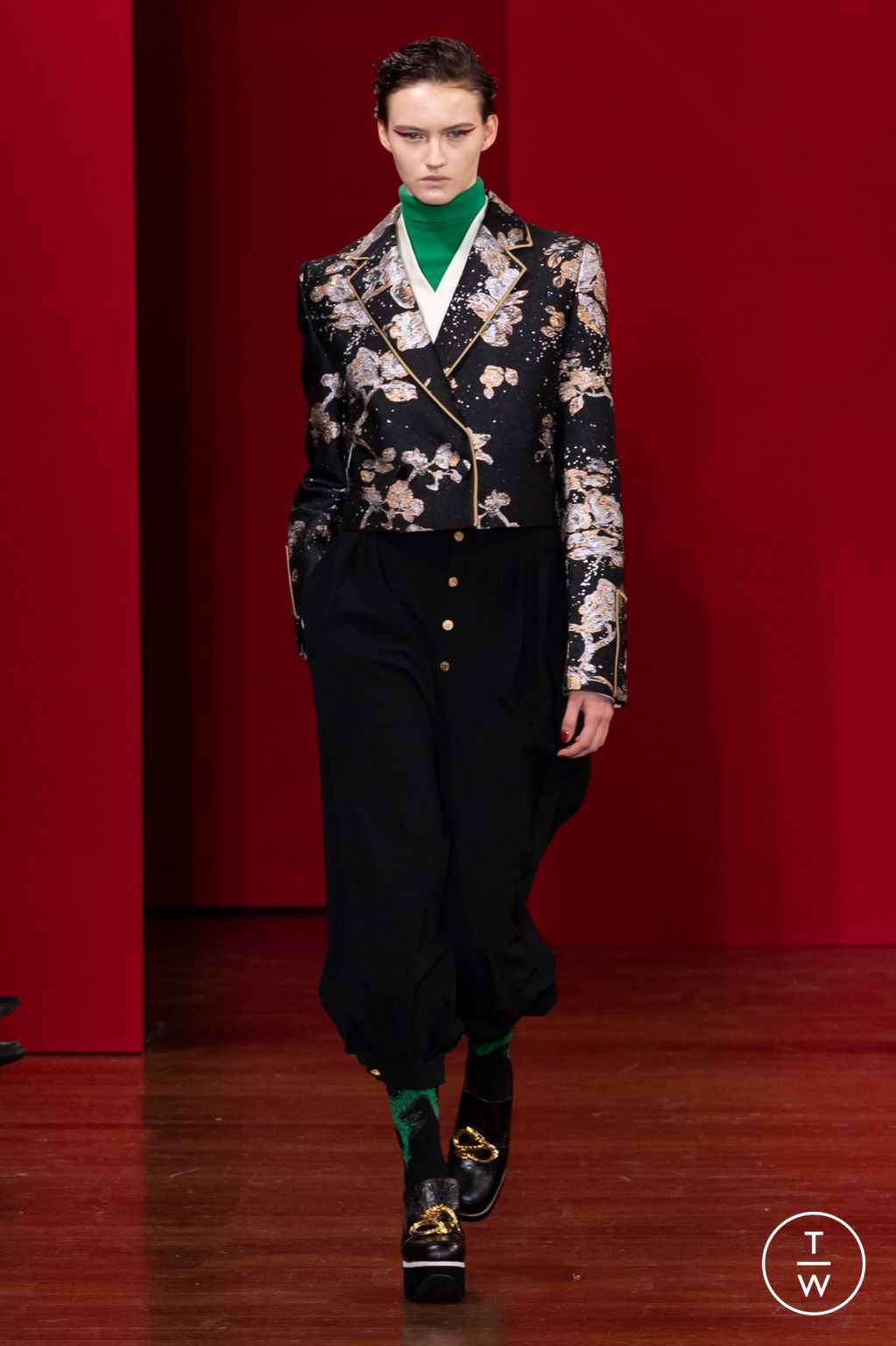 Fashion Week Milan Fall/Winter 2023 look 1 de la collection Hui womenswear