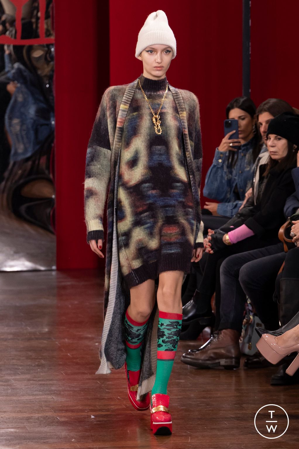 Fashion Week Milan Fall/Winter 2023 look 24 de la collection Hui womenswear