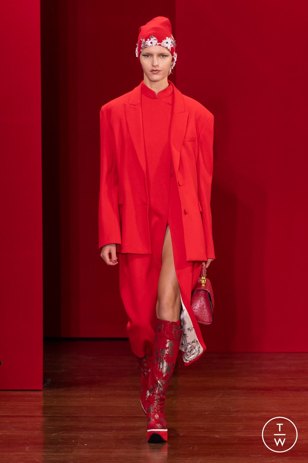 Fashion Week Milan Fall/Winter 2023 look 33 from the Hui collection womenswear