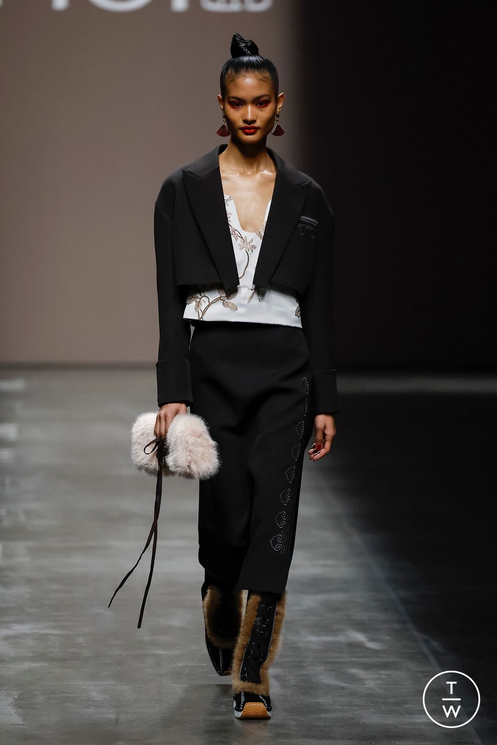 Fashion Week Milan Fall/Winter 2024 look 3 from the Hui collection 女装