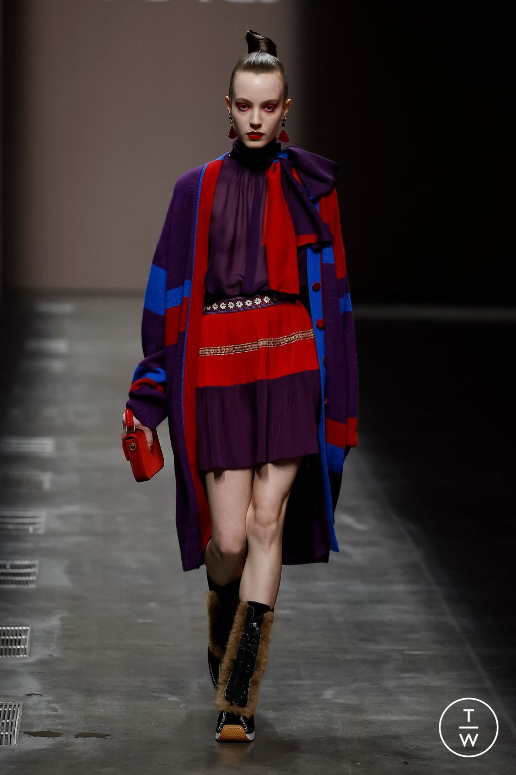 Fashion Week Milan Fall/Winter 2024 look 11 from the Hui collection womenswear