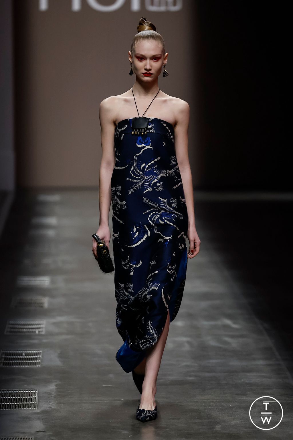 Fashion Week Milan Fall/Winter 2024 look 20 from the Hui collection womenswear