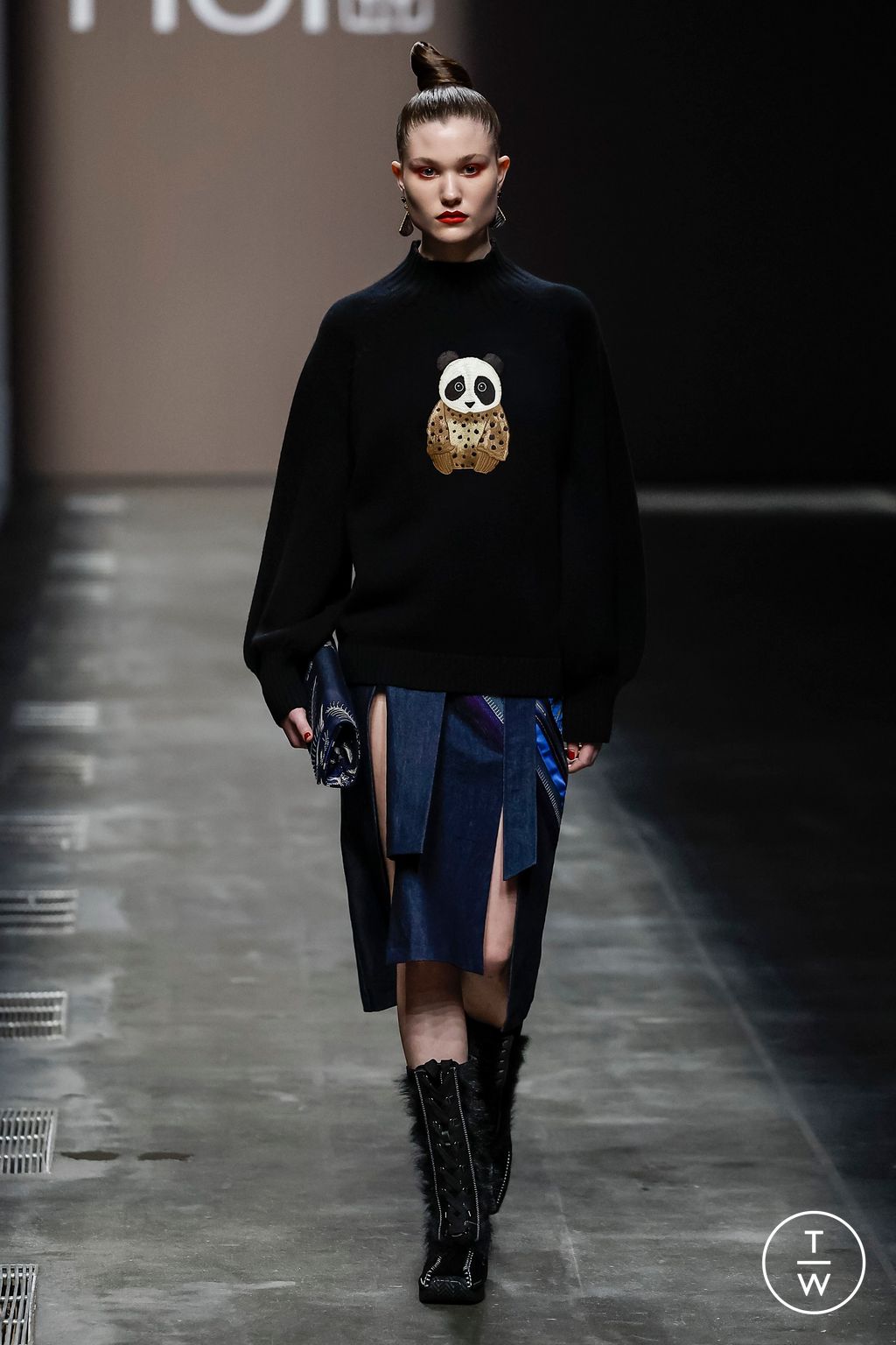 Fashion Week Milan Fall/Winter 2024 look 24 from the Hui collection womenswear