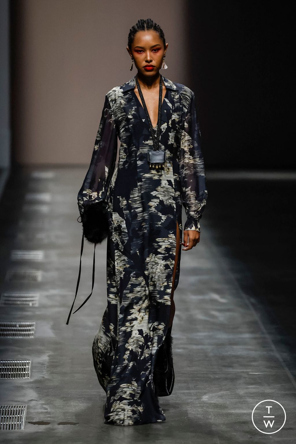 Fashion Week Milan Fall/Winter 2024 look 26 from the Hui collection womenswear