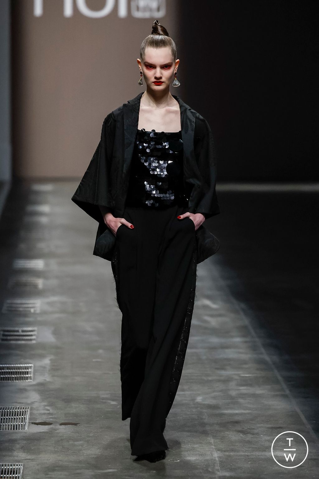 Fashion Week Milan Fall/Winter 2024 look 34 from the Hui collection womenswear