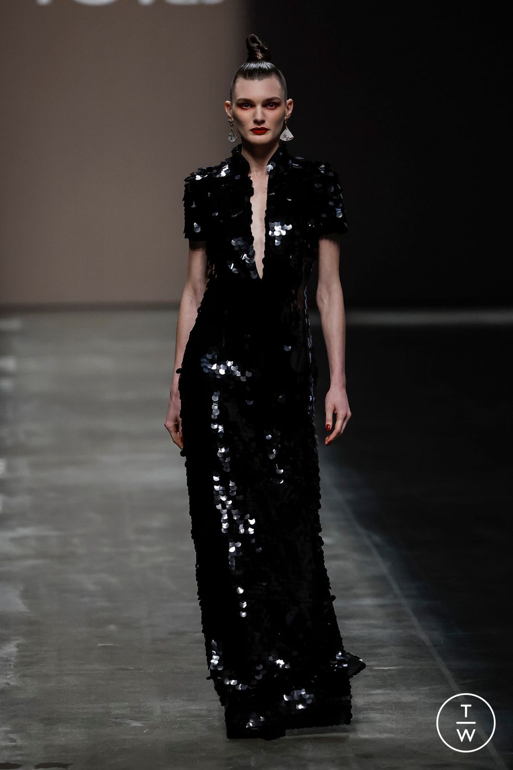Fashion Week Milan Fall/Winter 2024 look 35 from the Hui collection womenswear