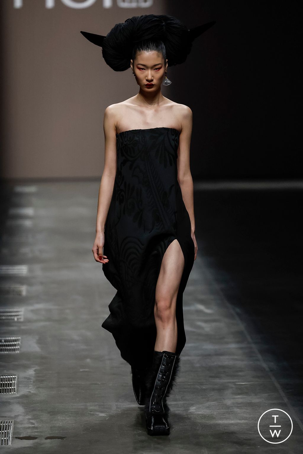 Fashion Week Milan Fall/Winter 2024 look 36 de la collection Hui womenswear