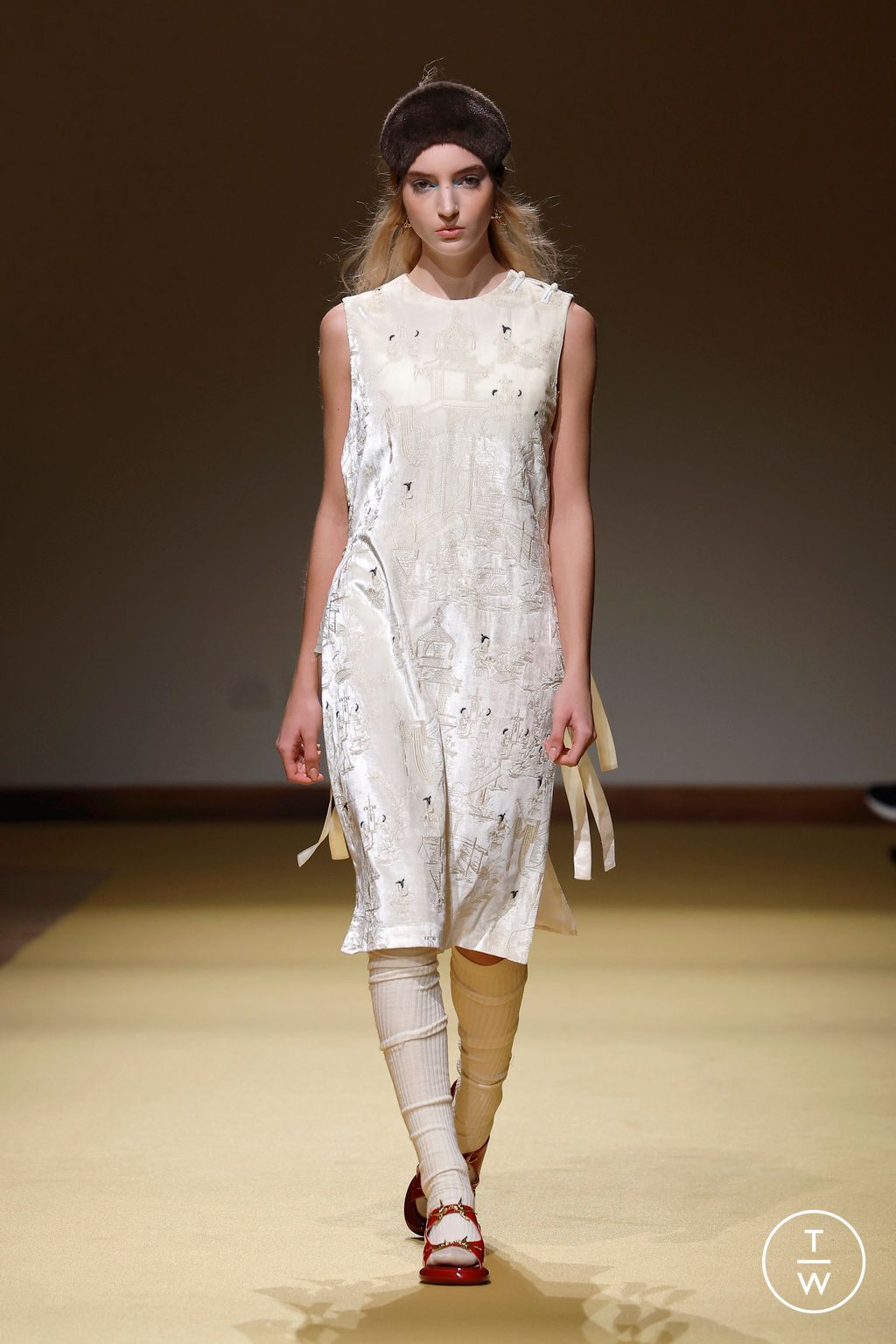 Fashion Week Milan Fall/Winter 2026 look 25 from the Hui collection womenswear