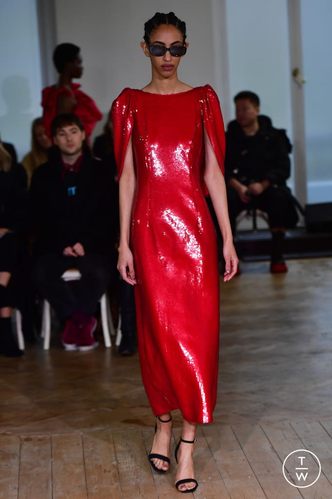 Fashion Week London Fall/Winter 2022 look 18 from the Huishan Zhang collection 女装