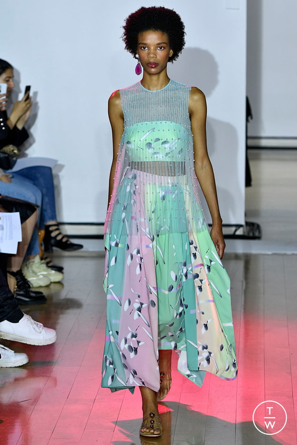 Fashion Week London Spring/Summer 2019 look 7 from the Huishan Zhang collection womenswear