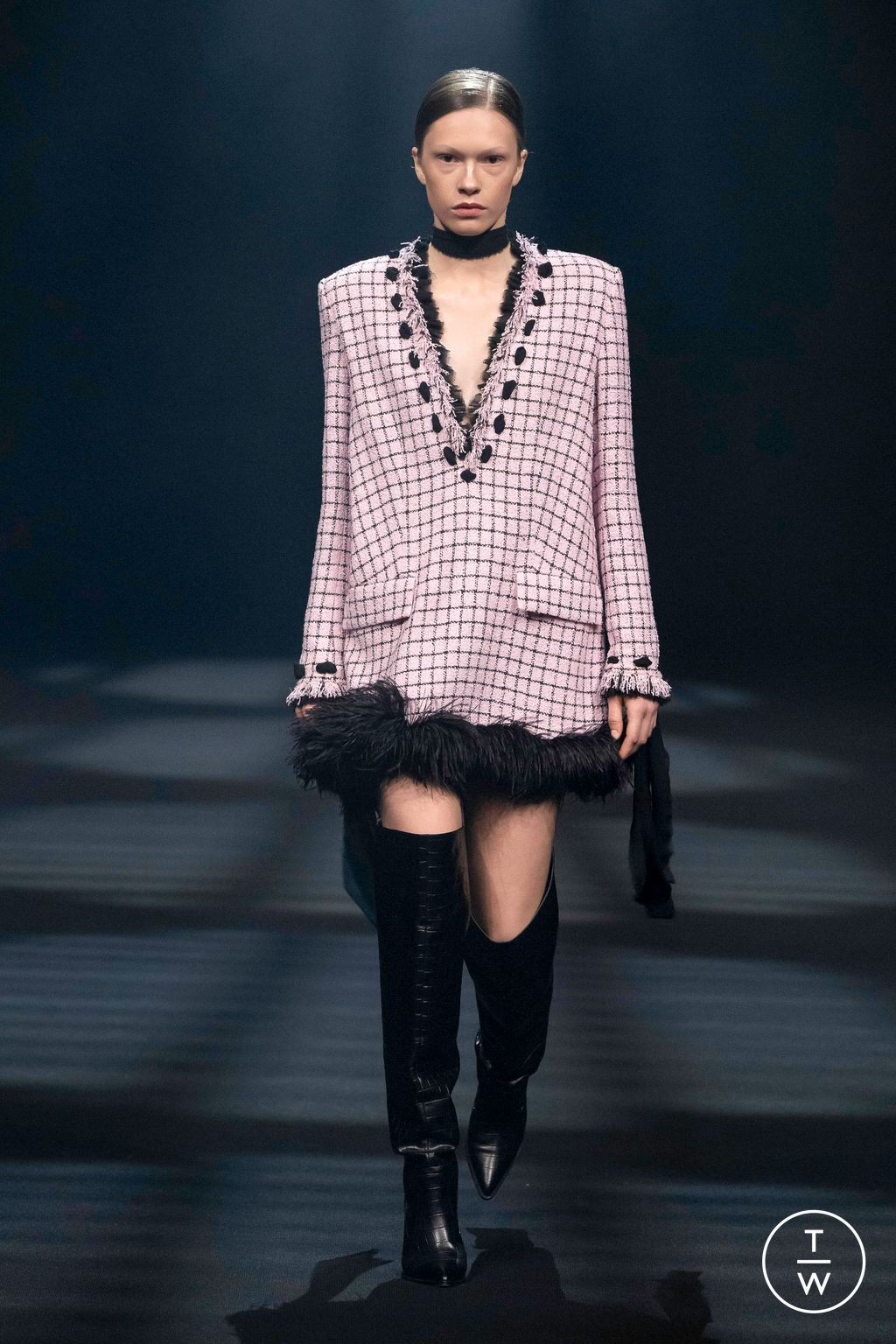 Fashion Week London Fall/Winter 2023 look 5 from the Huishan Zhang collection womenswear