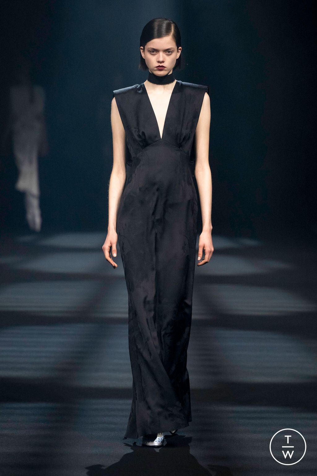 Fashion Week London Fall/Winter 2023 look 9 from the Huishan Zhang collection womenswear