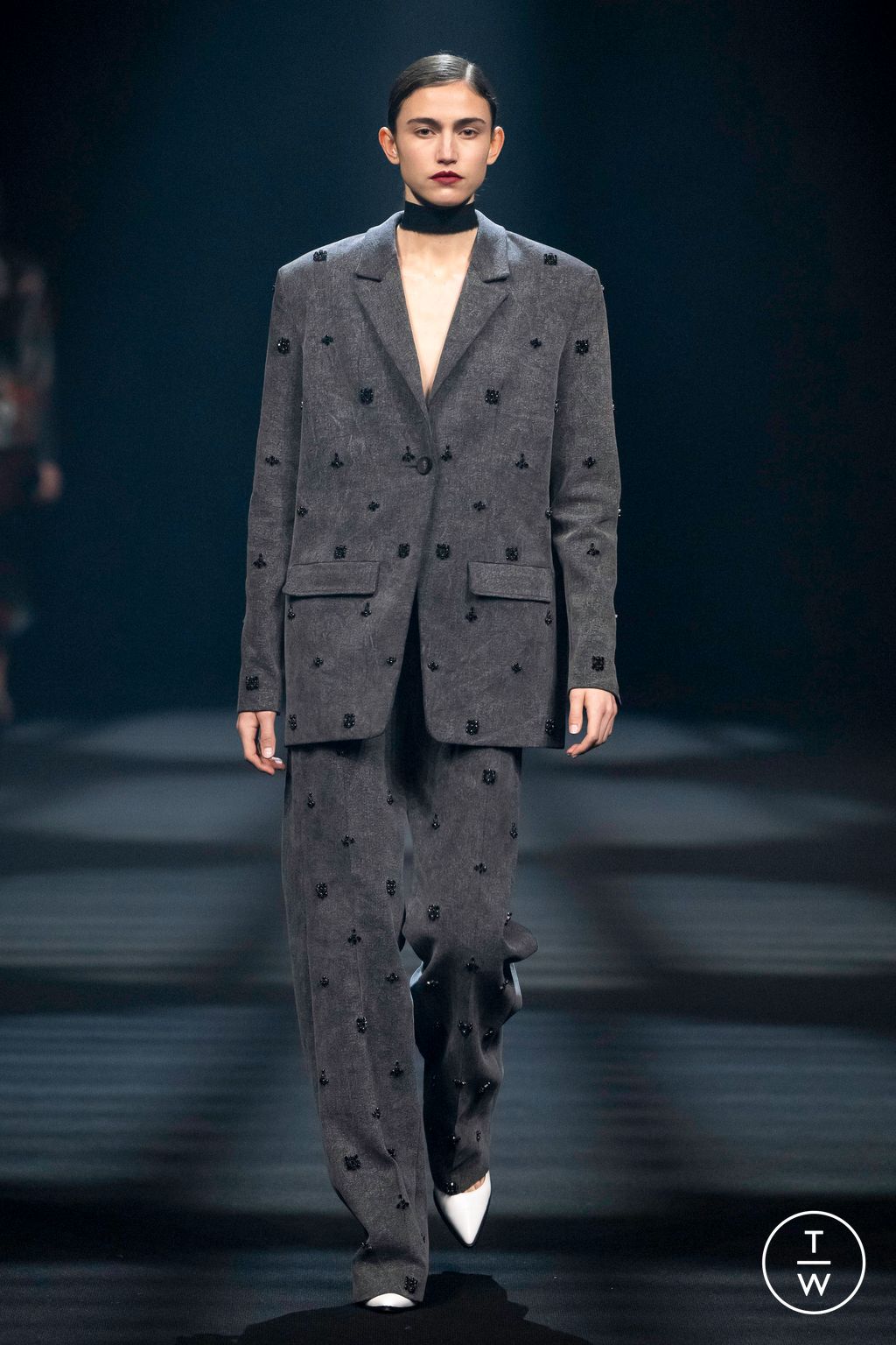 Fashion Week London Fall/Winter 2023 look 12 from the Huishan Zhang collection 女装