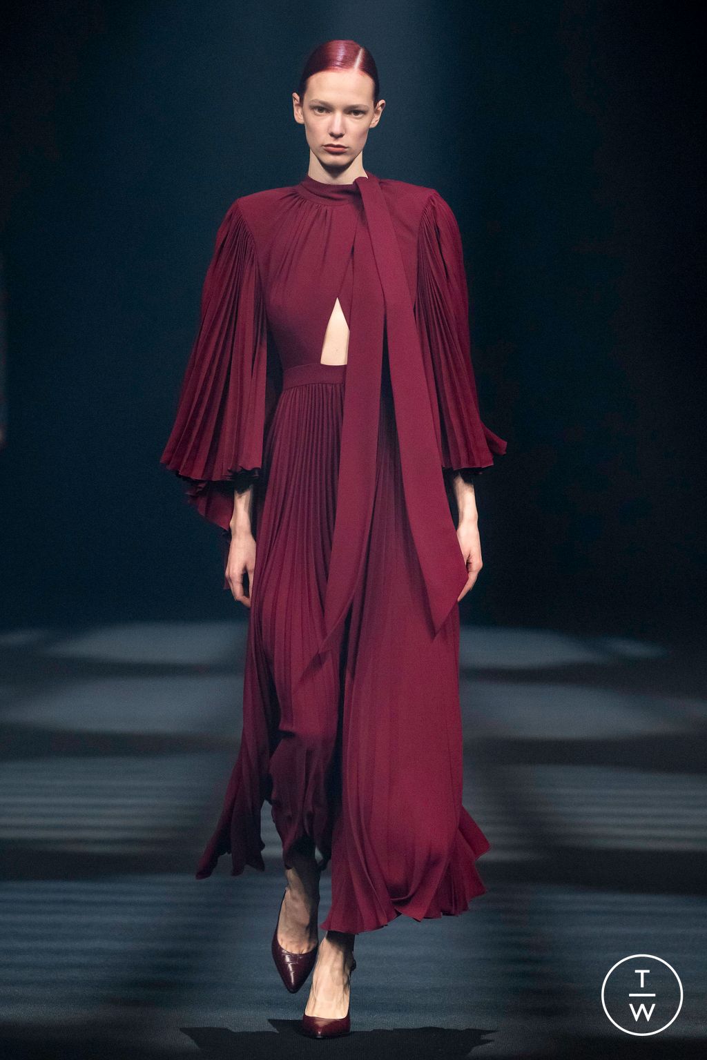 Fashion Week London Fall/Winter 2023 look 14 from the Huishan Zhang collection 女装