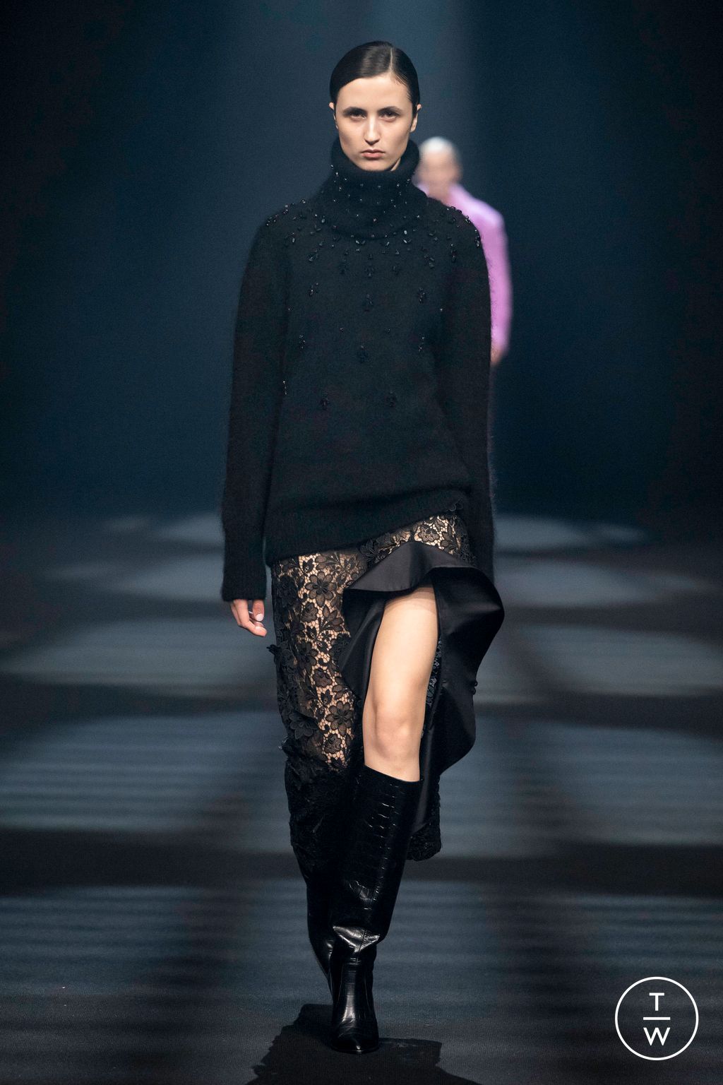 Fashion Week London Fall/Winter 2023 look 19 from the Huishan Zhang collection 女装