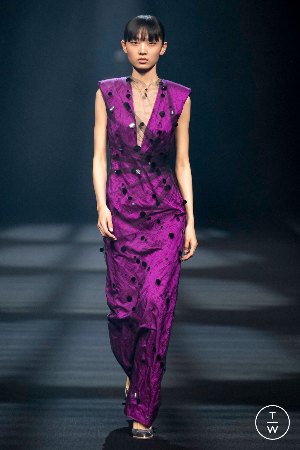 Fashion Week London Fall/Winter 2023 look 21 from the Huishan Zhang collection womenswear