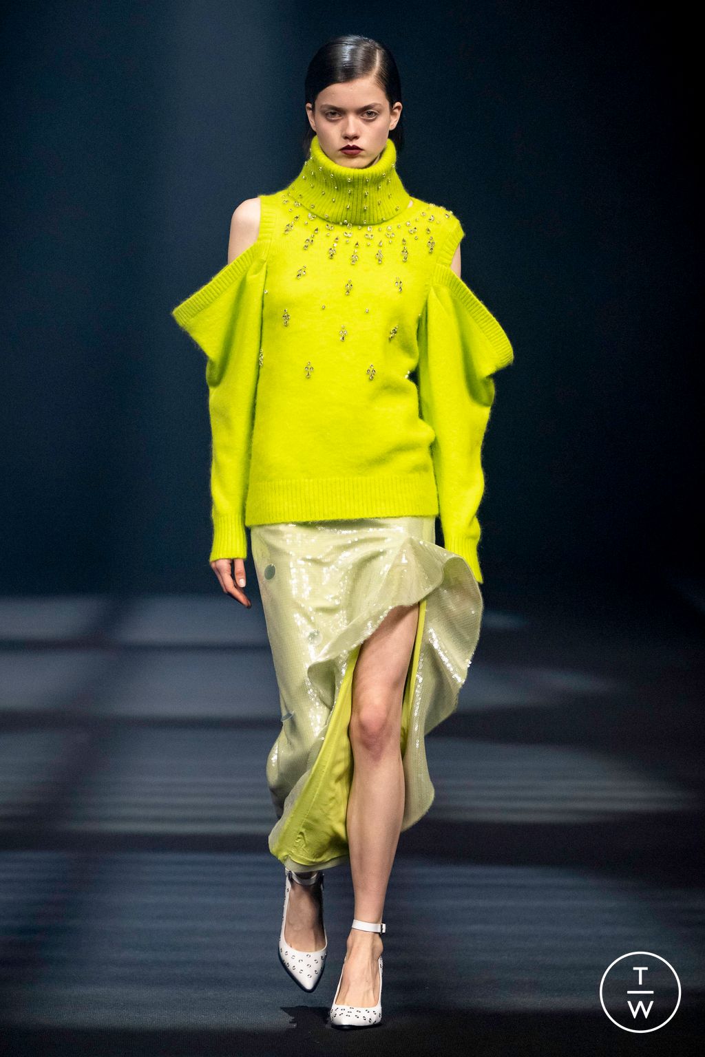 Fashion Week London Fall/Winter 2023 look 26 de la collection Huishan Zhang womenswear