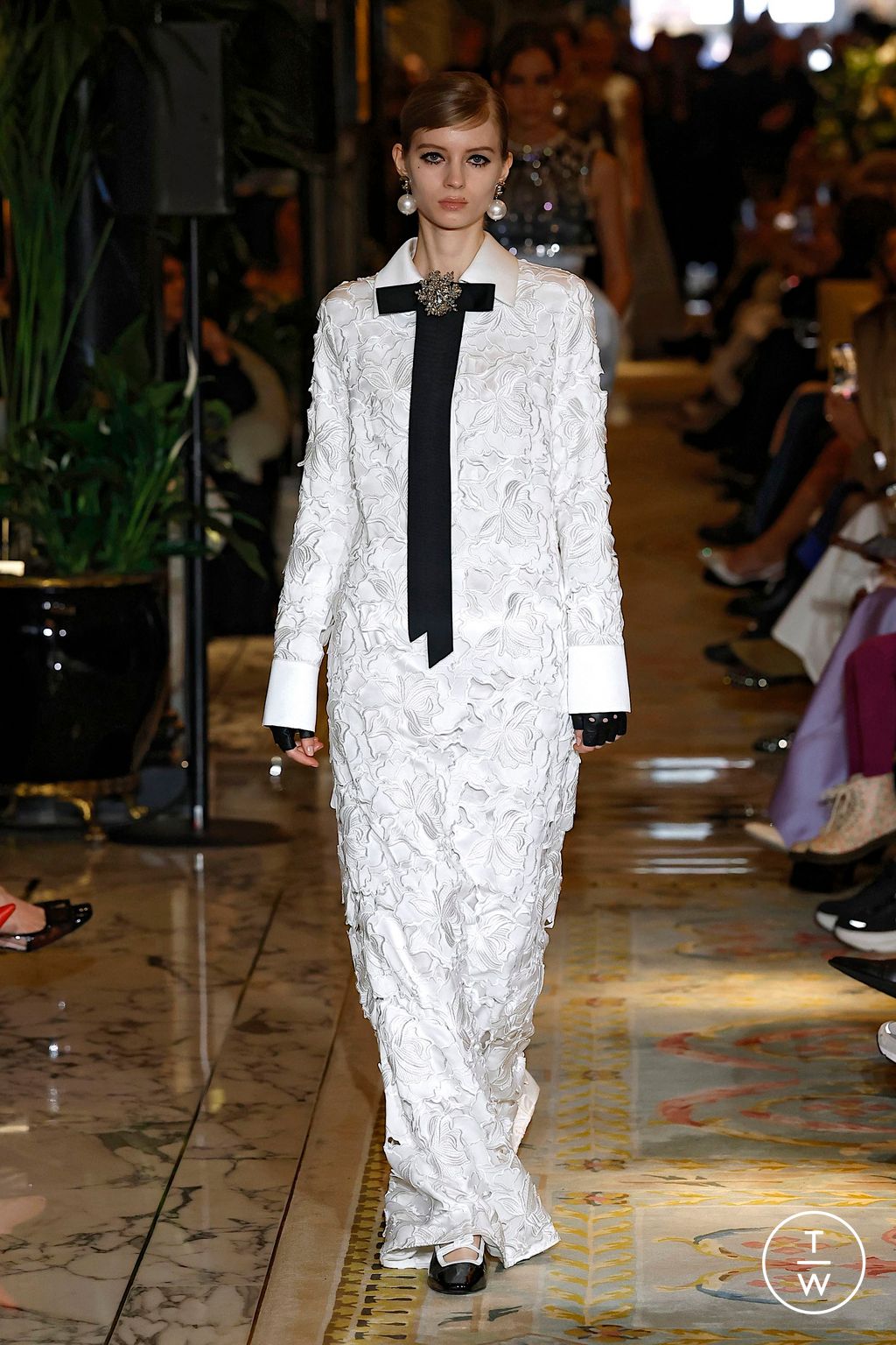 Fashion Week London Fall/Winter 2025 look 26 from the Huishan Zhang collection womenswear