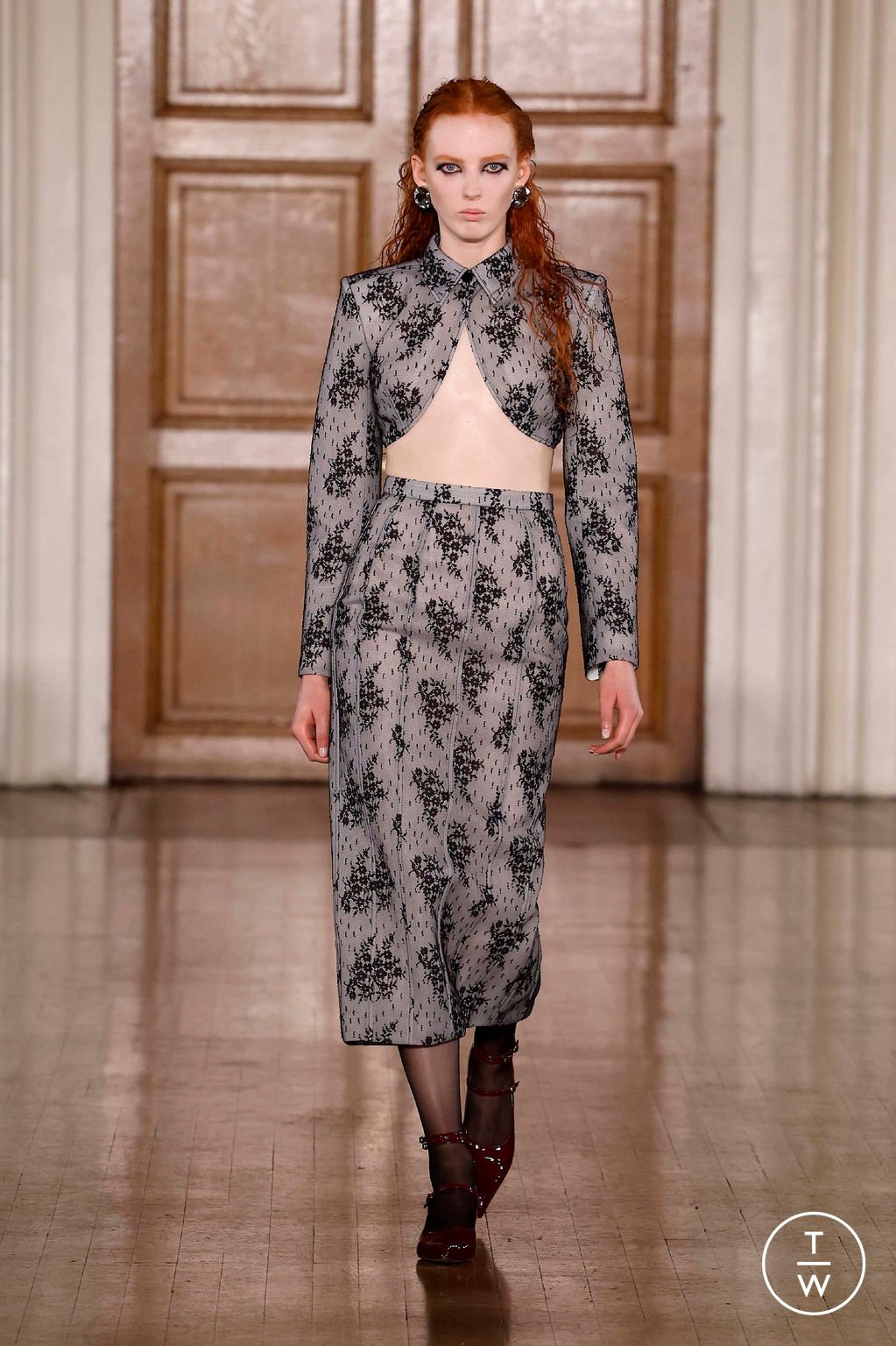 Fashion Week London Fall/Winter 2024 look 15 from the Huishan Zhang collection 女装