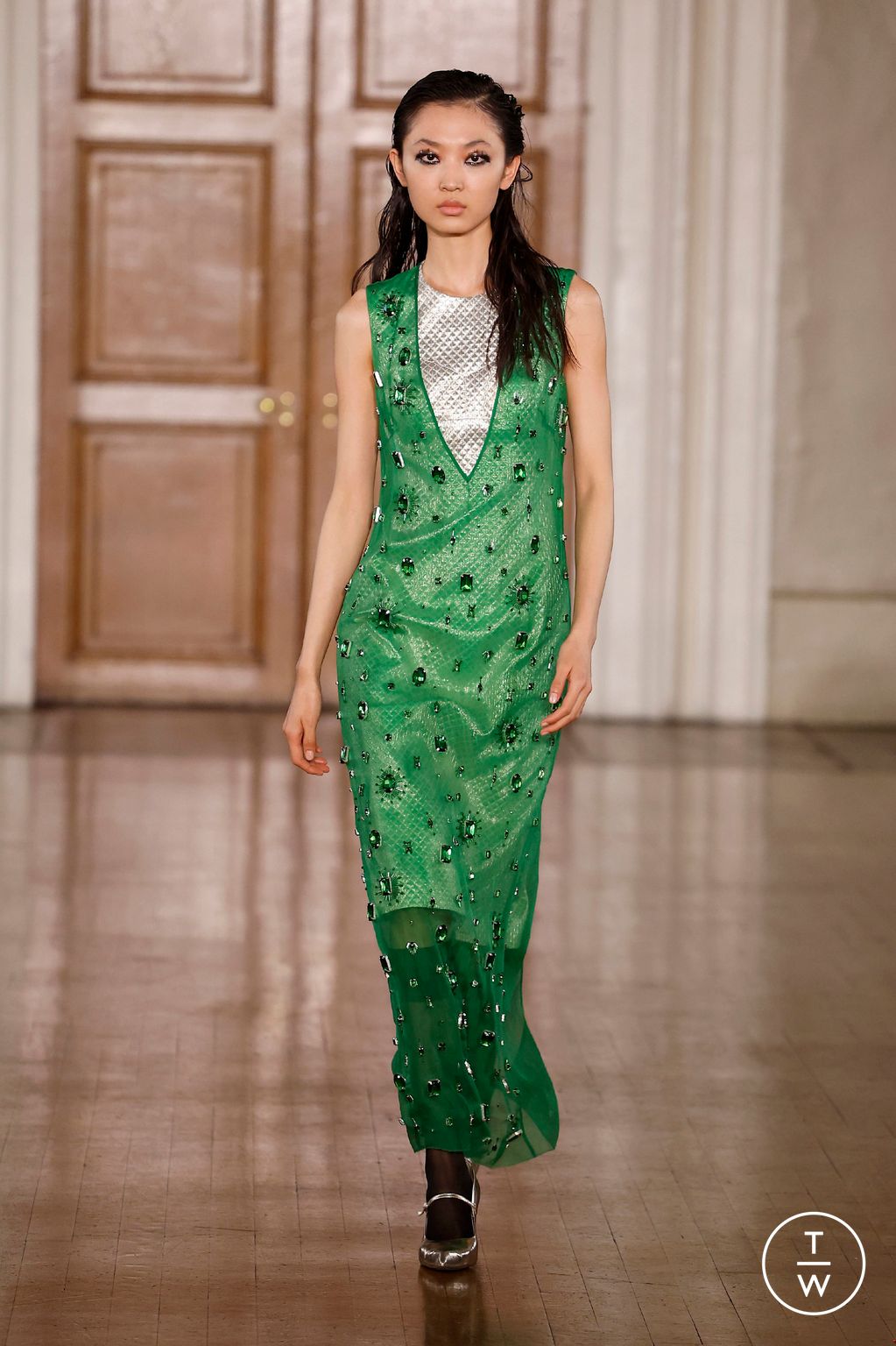 Fashion Week London Fall/Winter 2024 look 22 from the Huishan Zhang collection 女装