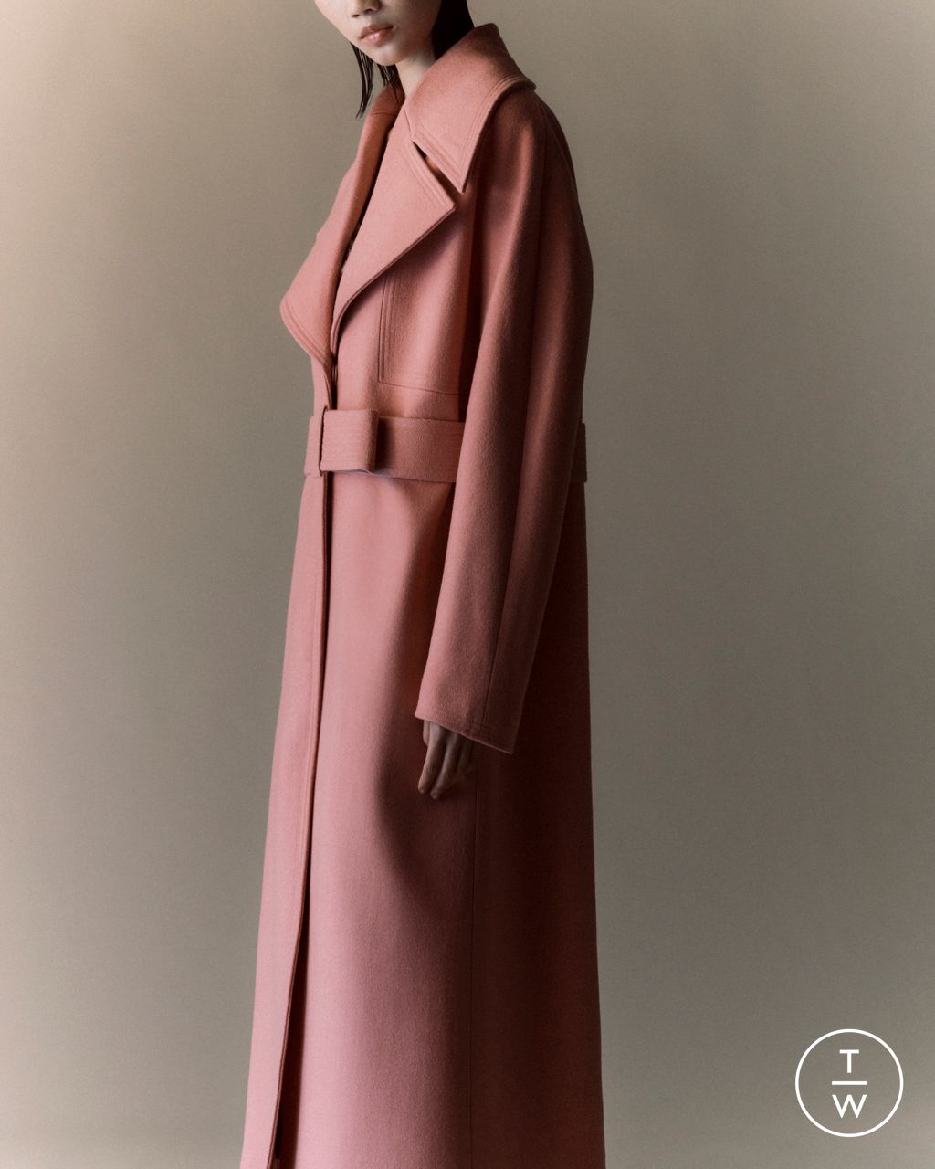 Fashion Week London Resort 2025 look 17 from the Huishan Zhang collection 女装