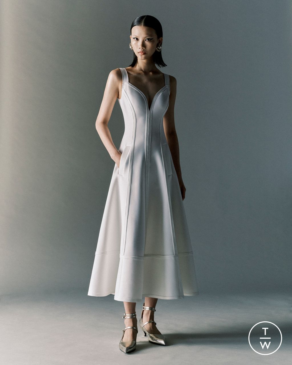 Fashion Week London Resort 2025 look 2 from the Huishan Zhang collection womenswear
