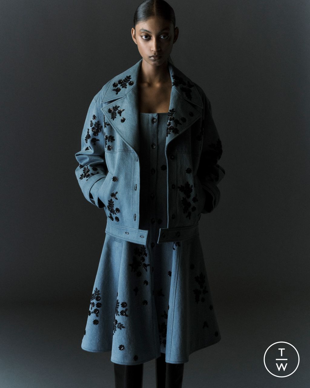 Fashion Week London Resort 2025 look 21 from the Huishan Zhang collection 女装