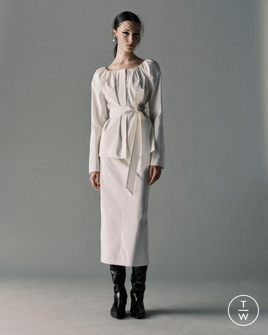 Fashion Week London Resort 2025 look 24 from the Huishan Zhang collection womenswear