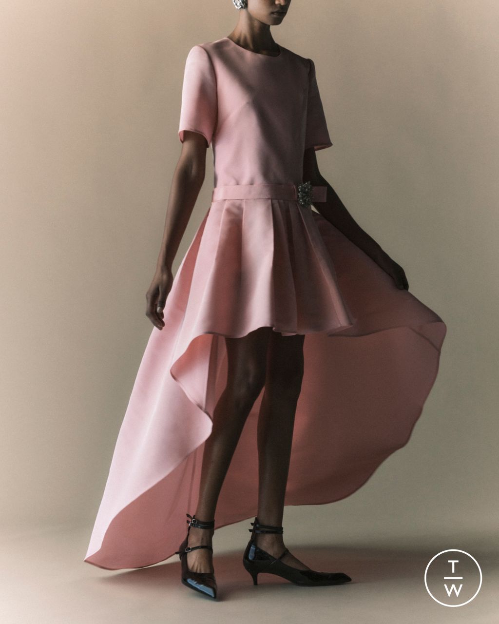 Fashion Week London Resort 2025 look 25 de la collection Huishan Zhang womenswear