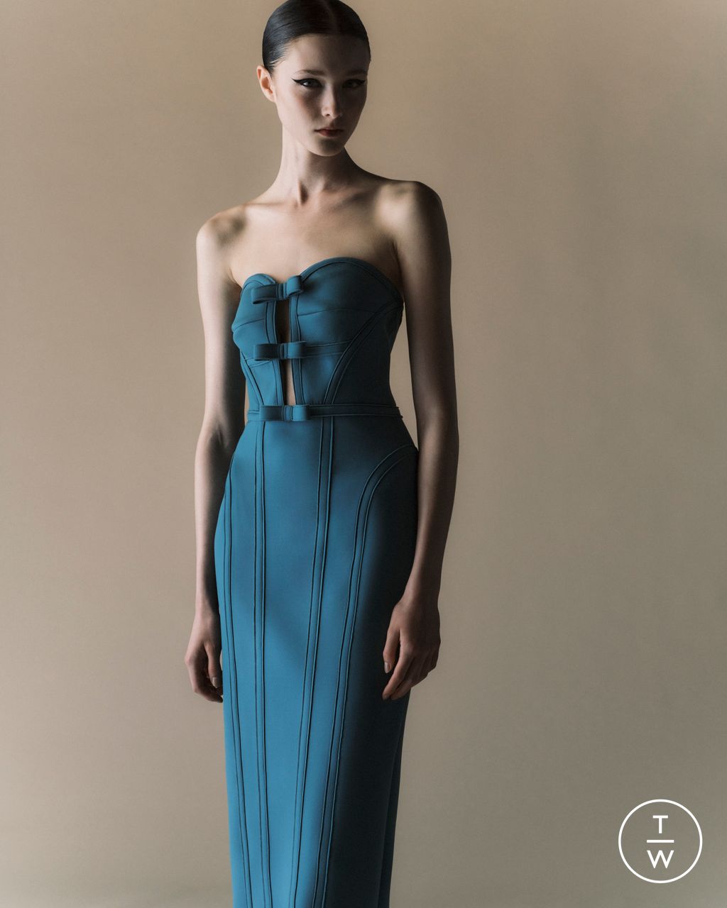 Fashion Week London Resort 2025 look 3 from the Huishan Zhang collection womenswear