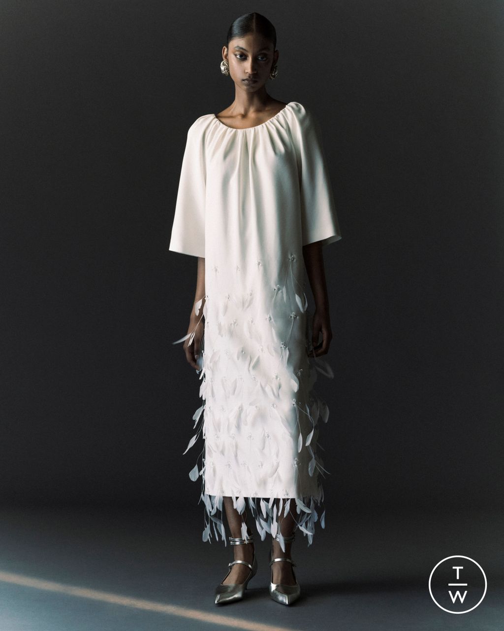 Fashion Week London Resort 2025 look 32 from the Huishan Zhang collection 女装