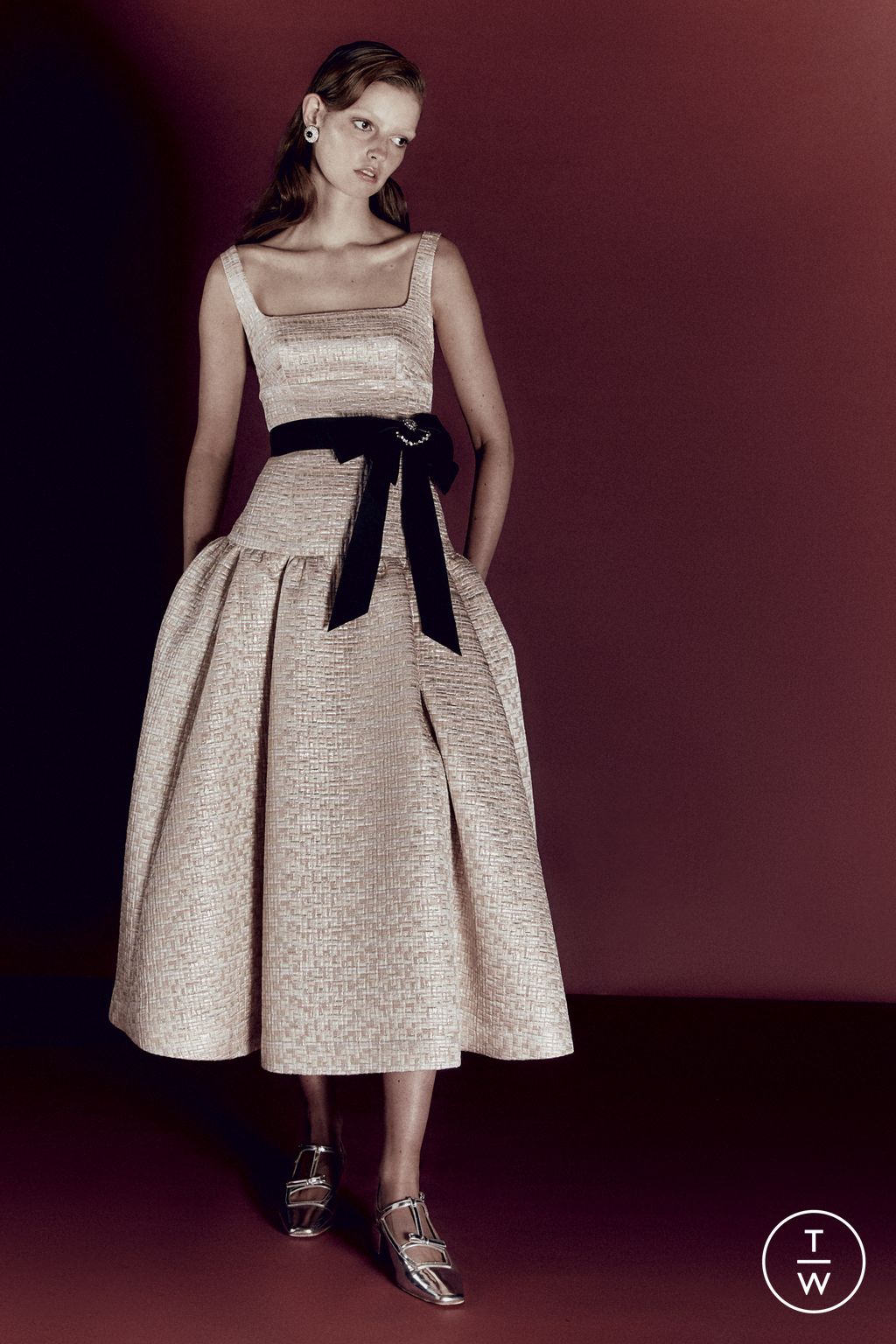 Fashion Week London Resort 2026 look 1 from the Huishan Zhang collection womenswear