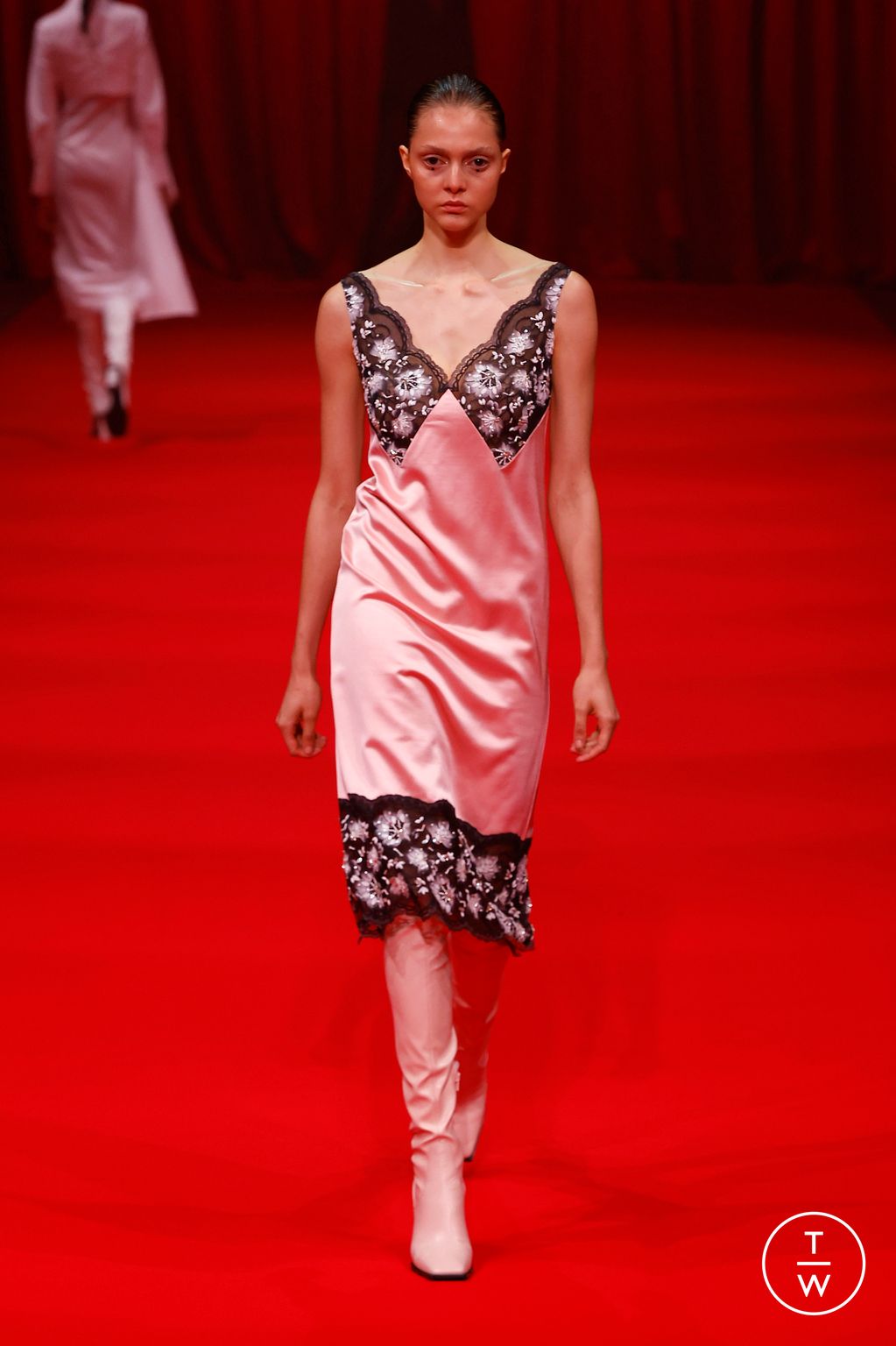 Fashion Week London Spring/Summer 2024 look 4 de la collection Huishan Zhang womenswear