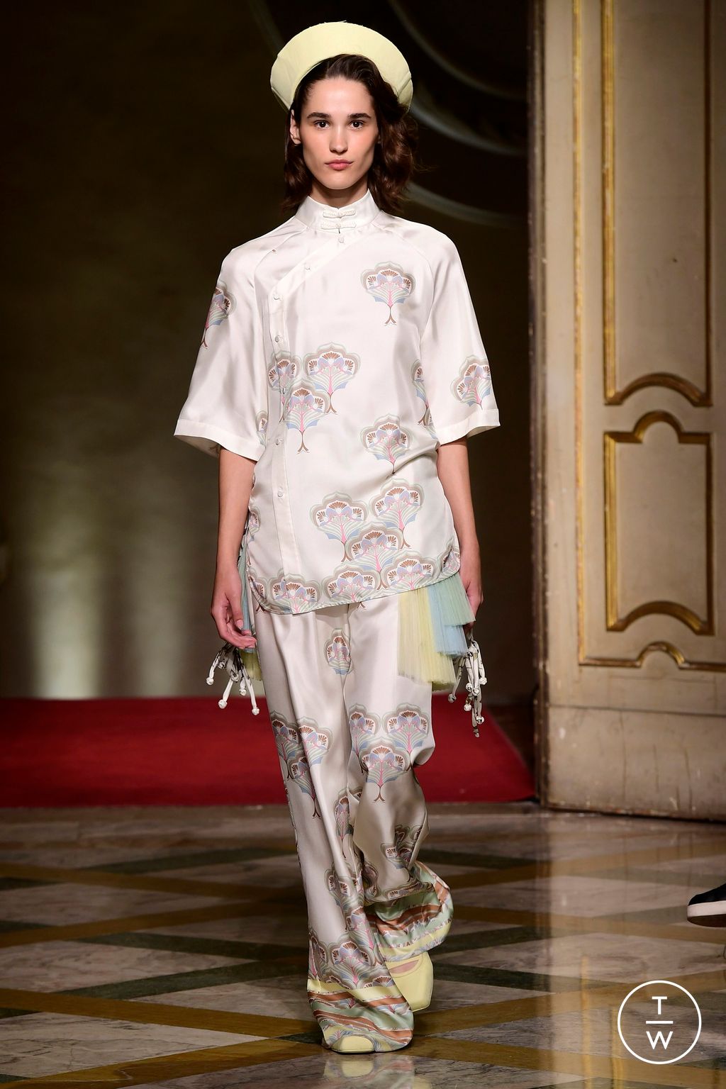 Fashion Week Milan Spring/Summer 2024 look 13 from the Hui collection 女装