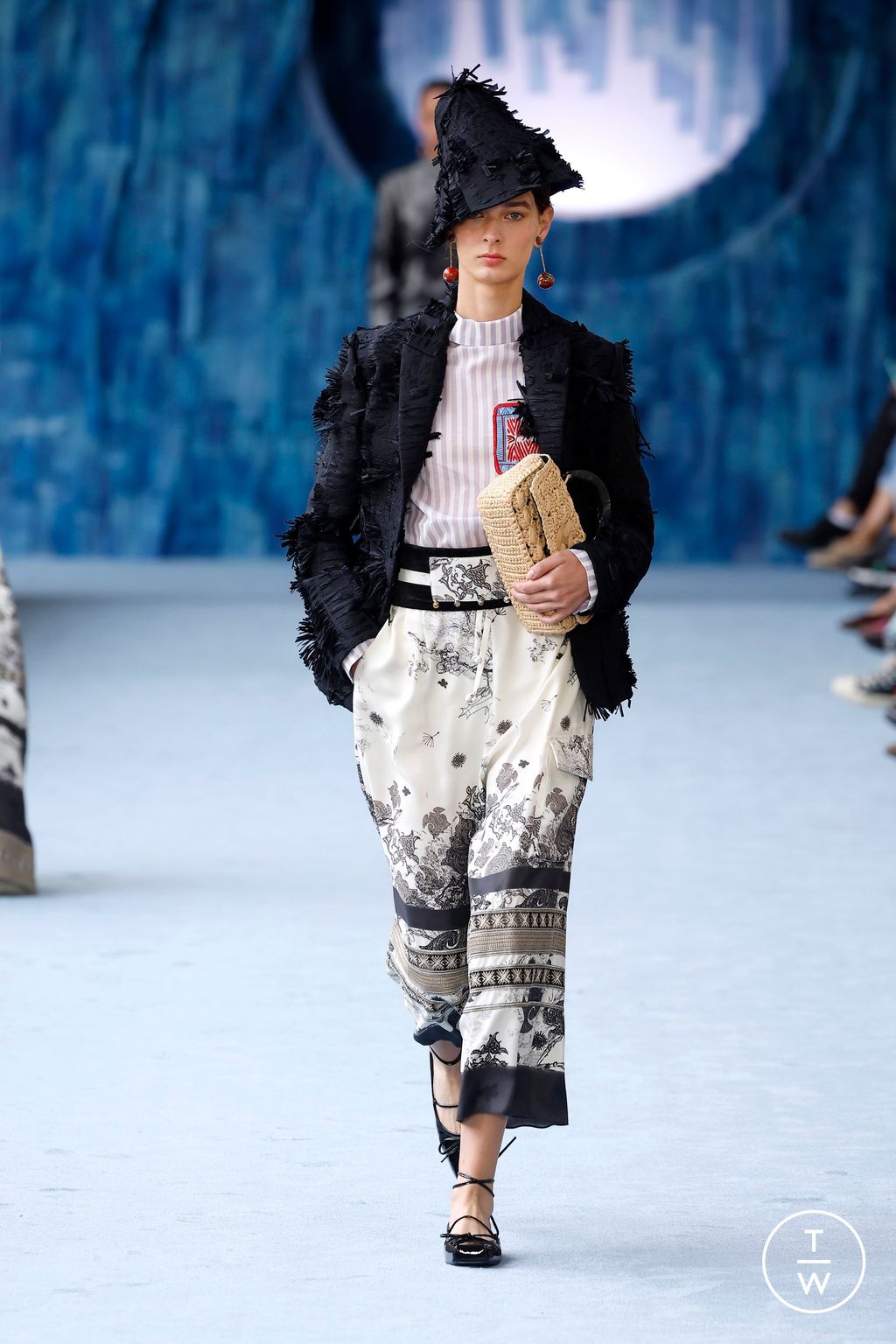 Fashion Week Milan Spring/Summer 2025 look 3 de la collection Hui womenswear