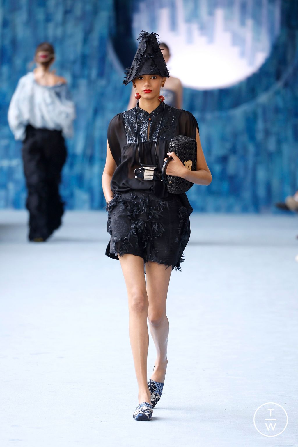 Fashion Week Milan Spring/Summer 2025 look 27 from the Hui collection womenswear