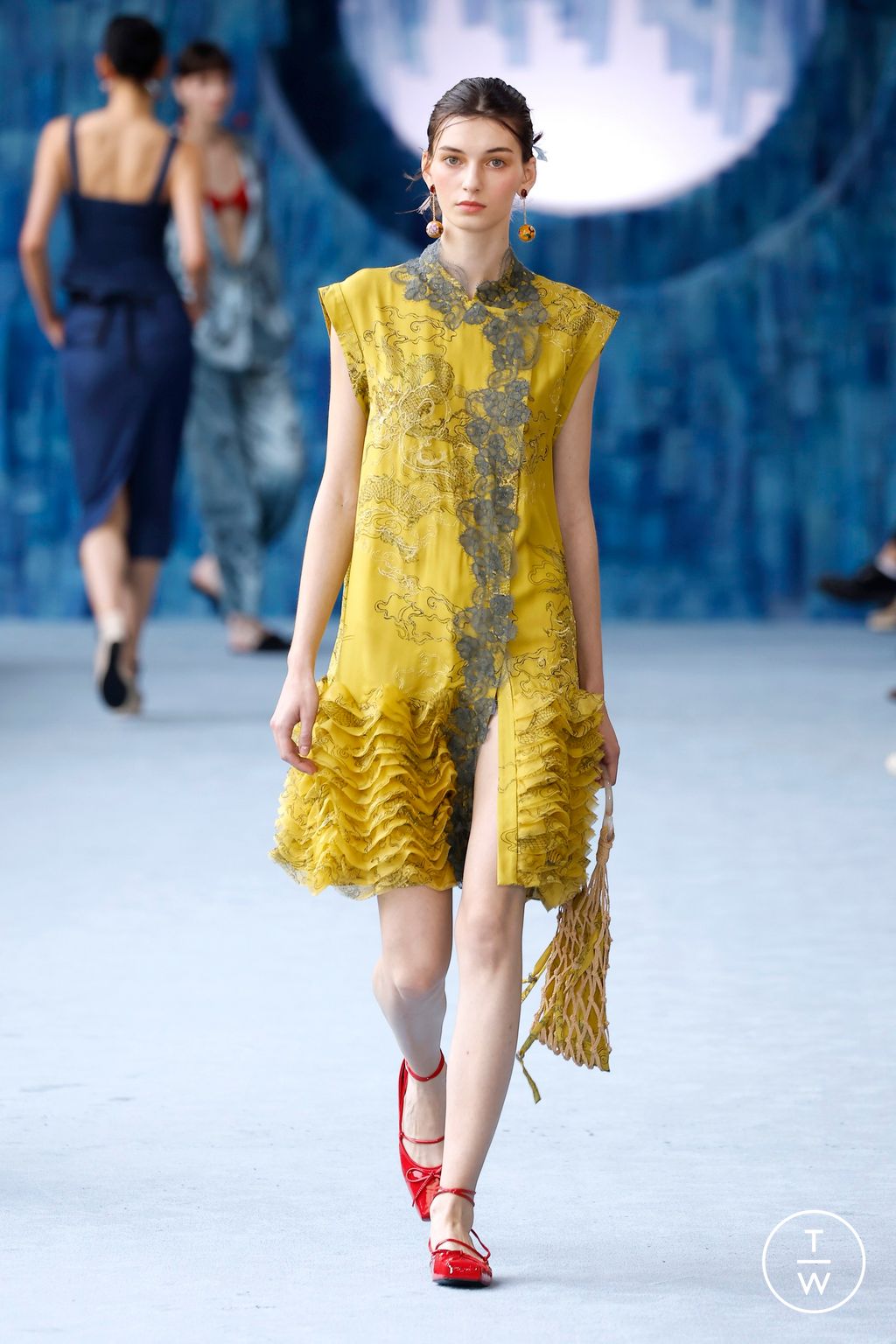 Fashion Week Milan Spring/Summer 2025 look 29 from the Hui collection womenswear