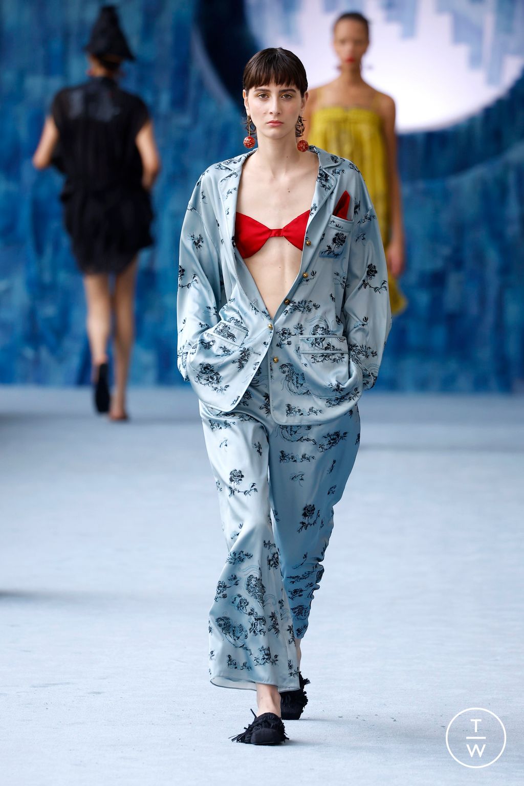 Fashion Week Milan Spring/Summer 2025 look 30 de la collection Hui womenswear