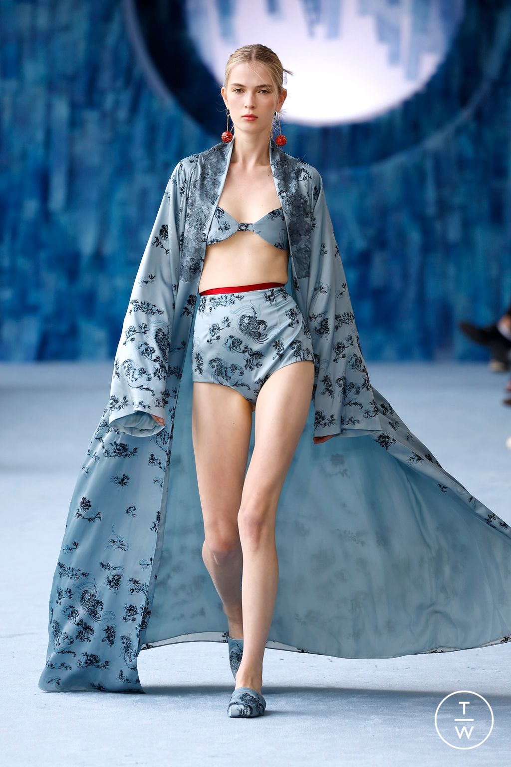 Fashion Week Milan Spring-Summer 2025 look 36 from the Hui collection womenswear