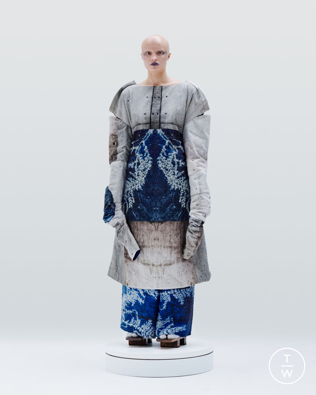 Fashion Week London Spring/Summer 2022 look 4 from the IA London collection womenswear