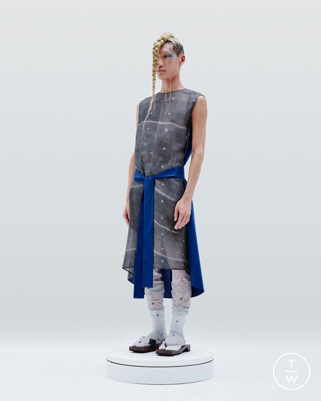 Fashion Week London Spring/Summer 2022 look 19 from the IA London collection womenswear