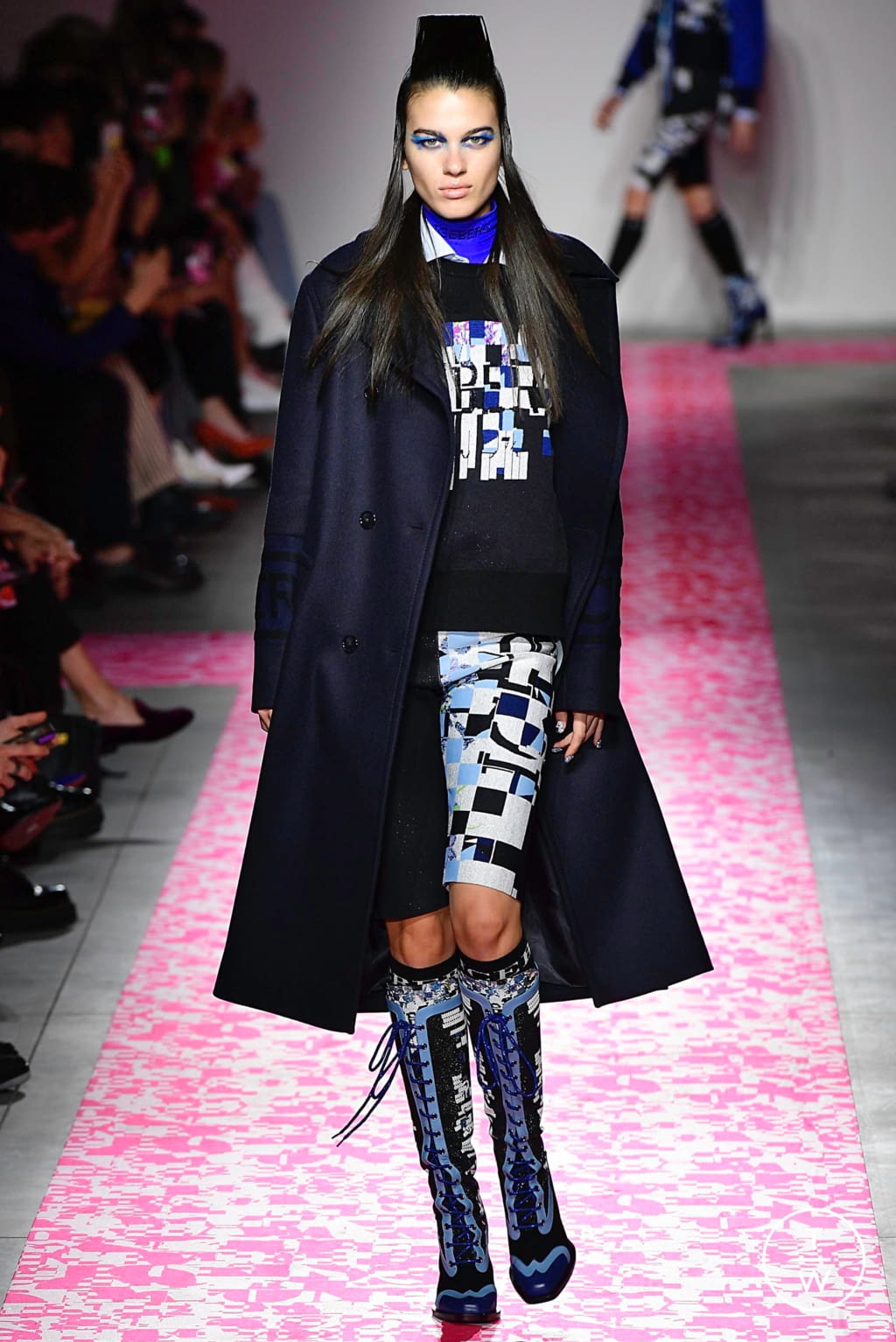 Fashion Week Milan Fall/Winter 2019 look 4 de la collection Iceberg womenswear