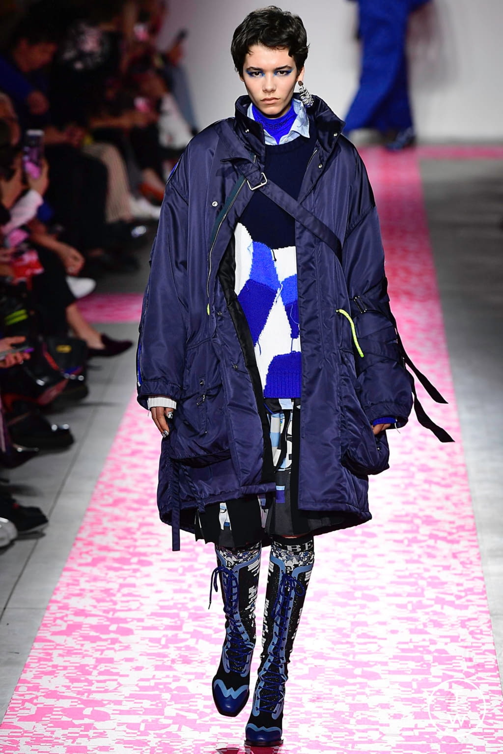 Fashion Week Milan Fall/Winter 2019 look 10 de la collection Iceberg womenswear