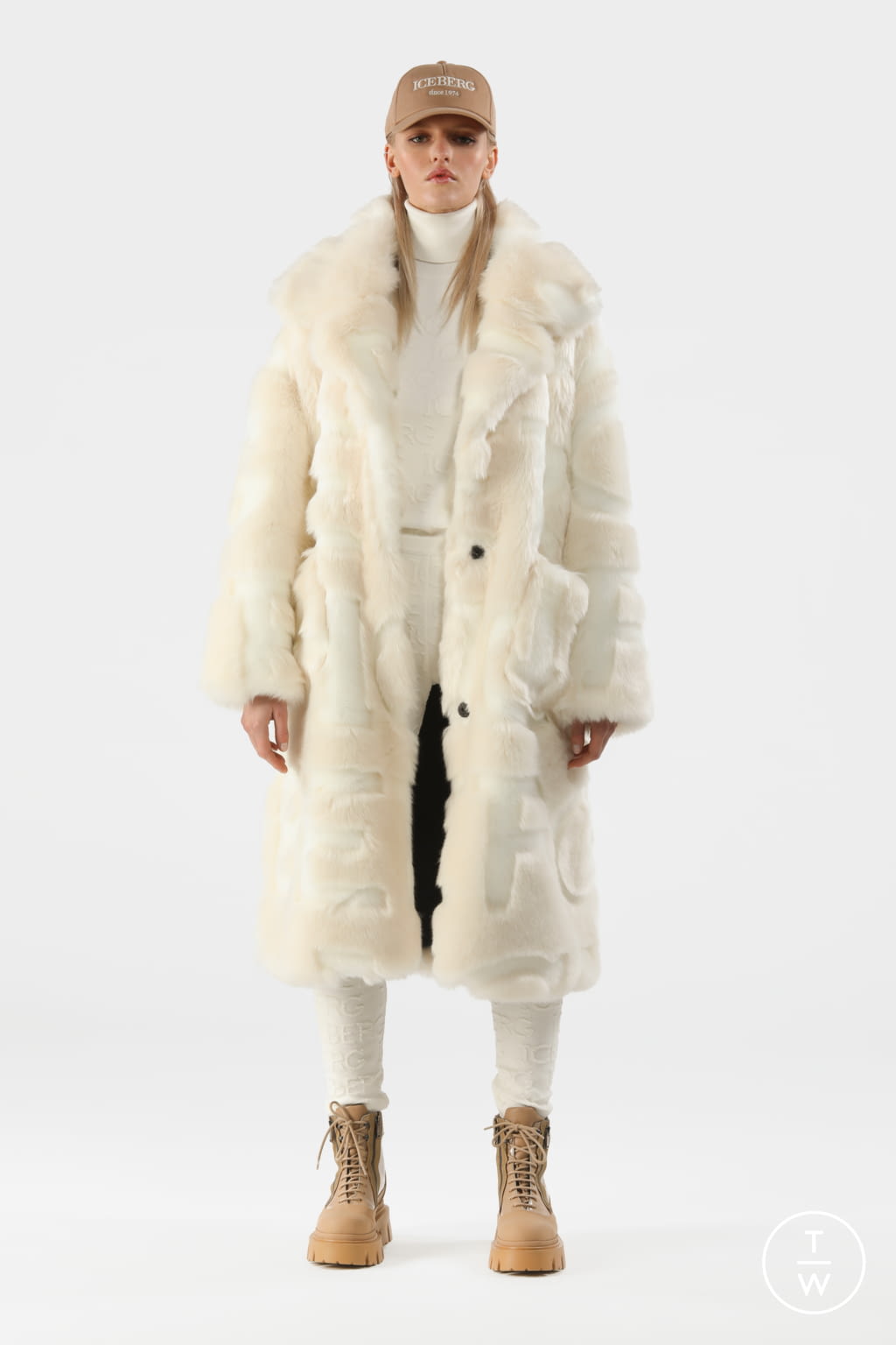 Fashion Week Milan Fall/Winter 2021 look 53 de la collection Iceberg menswear